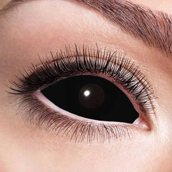 6-maandenlenzen Sclera black eye