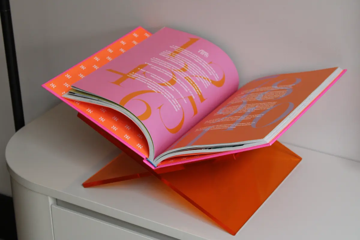 BOEKENSTANDAARD | ORANJE