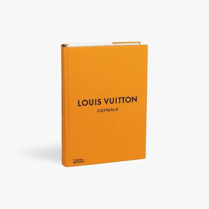 Book Louis Vuitton - Catwalk