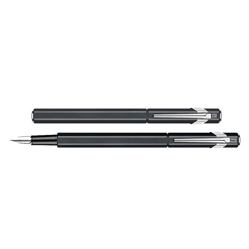 Caran d'Ache 849 zwart vulpen