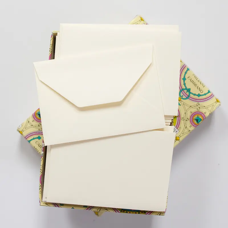 Fabriano Medioevalis box met 100 enveloppen 7x10,2cm