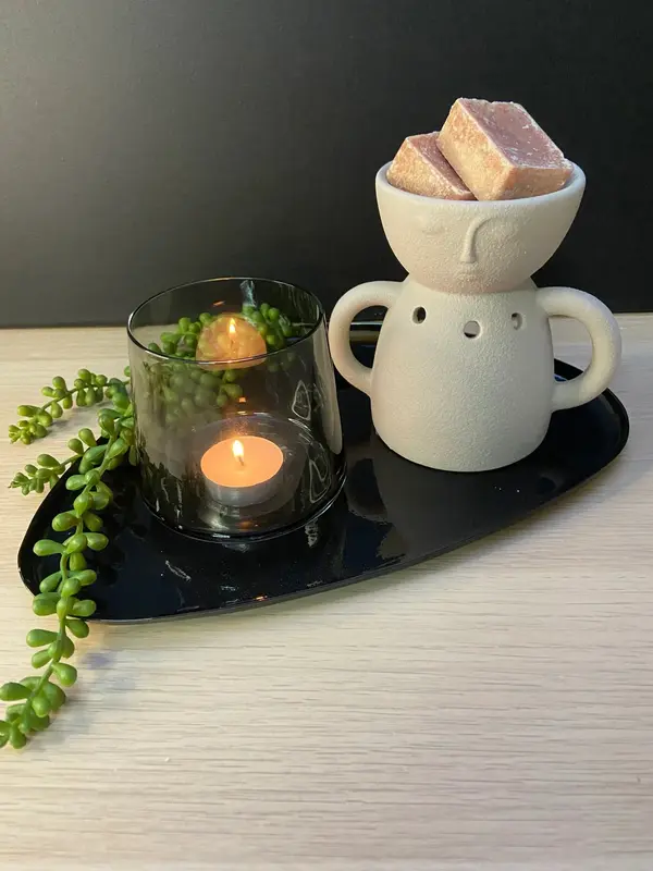 Geurbrander face sand