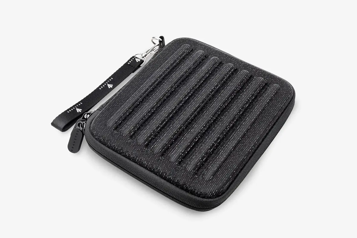 Gravitas pen case for 6 pens