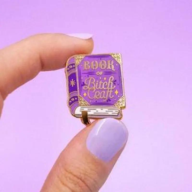Joanna Behar Pin Book of Bitch Craft | Paars
