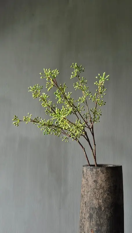Kunsttakken met groene bessen 55 cm - 3 stelen