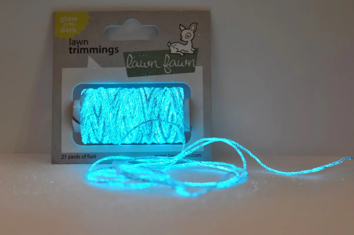 Lawn Fawn - Glow-In-The-Dark Cord