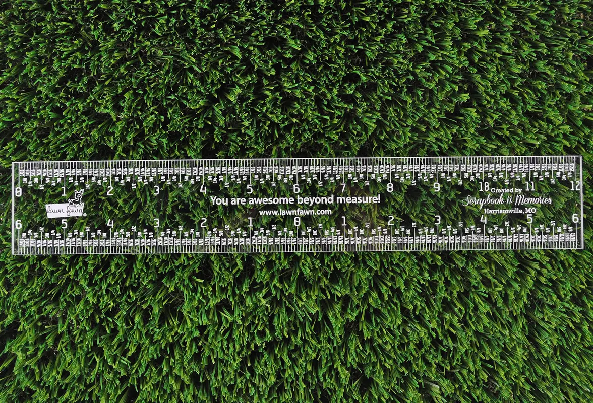 Lawn Fawn - Zero Centering 12" Ruler