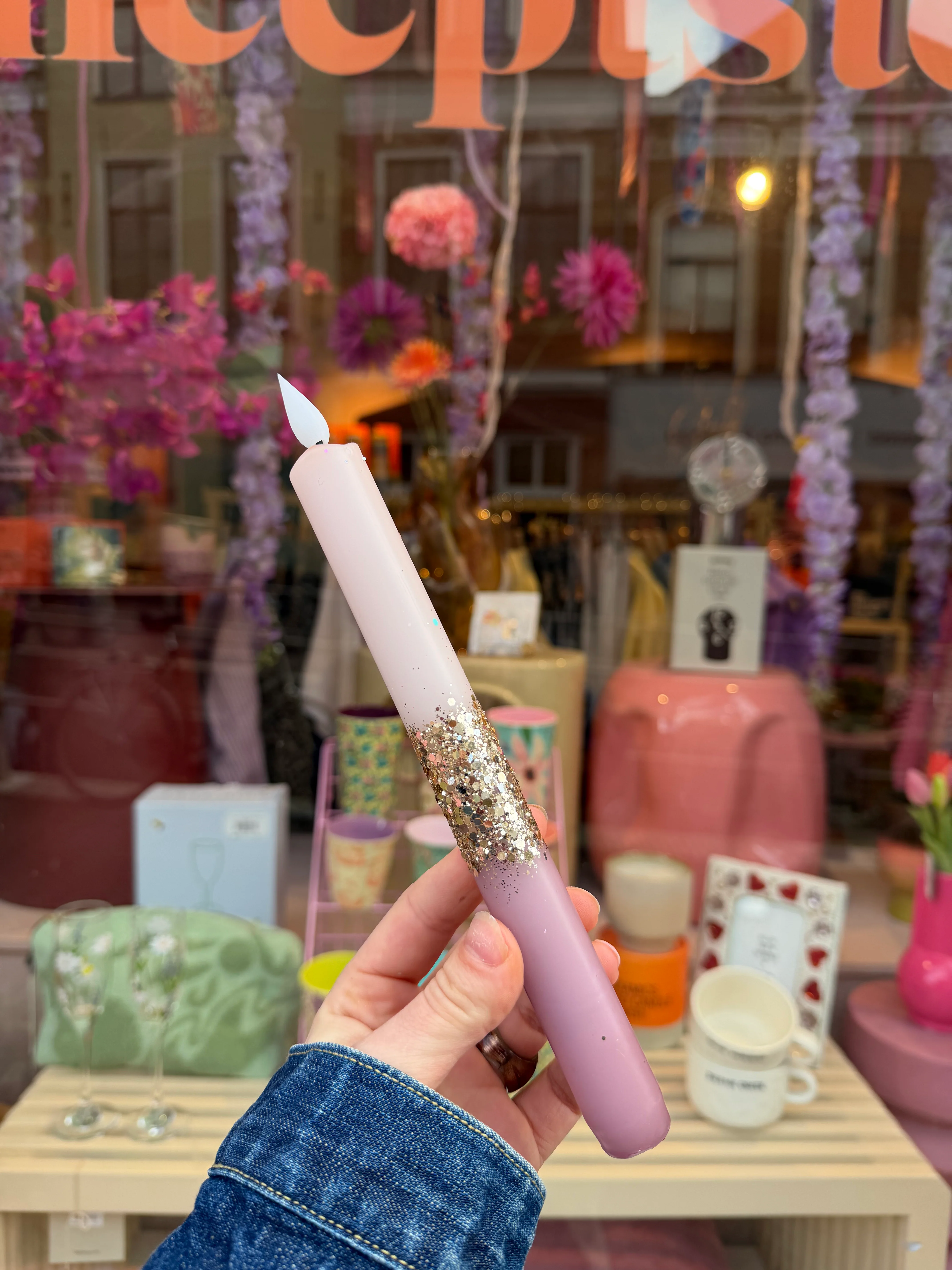 LED Pillar Kaars - Lichtroze/paars glitter