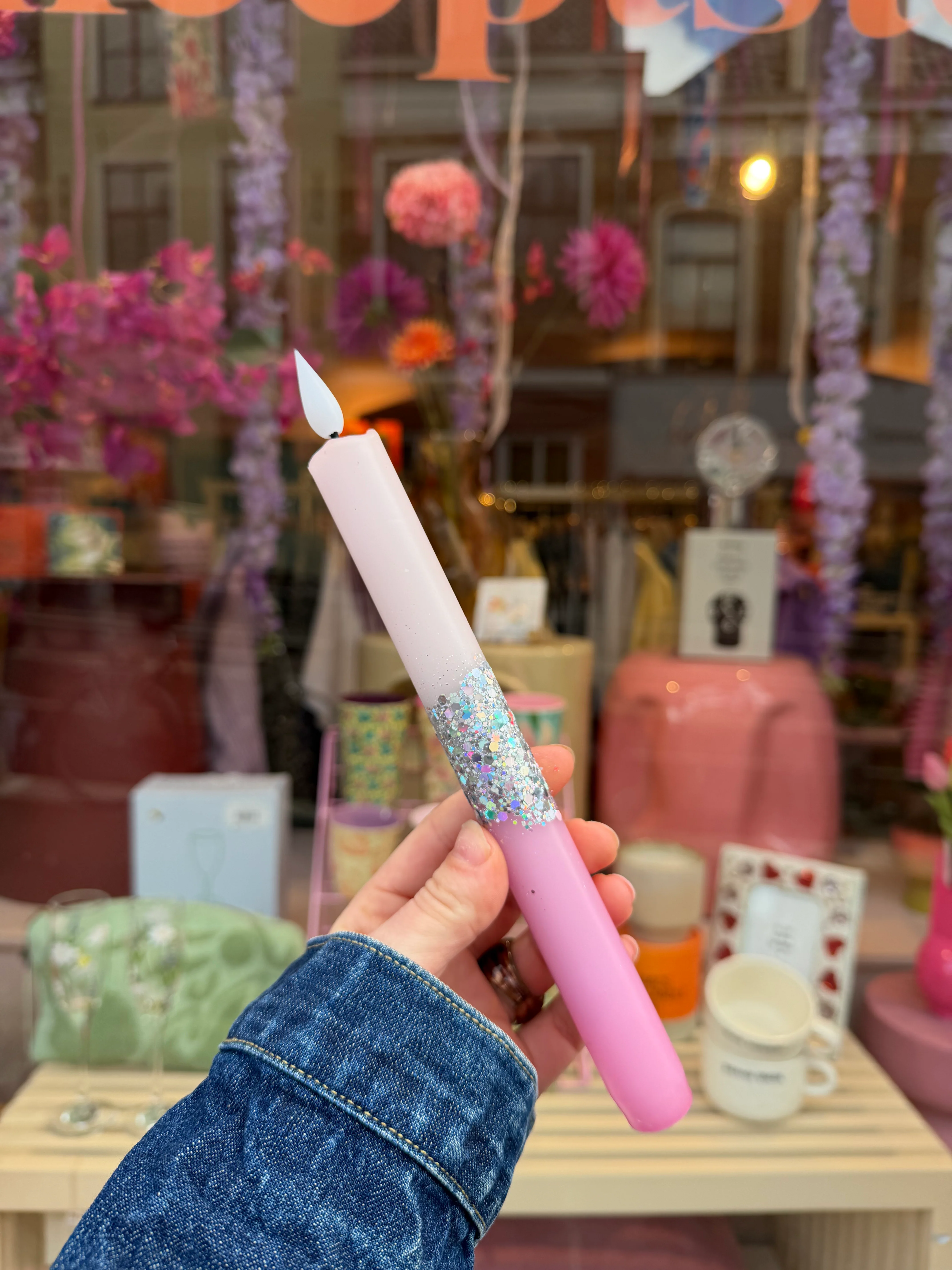 LED Pillar Kaars - Lichtroze/roze glitter