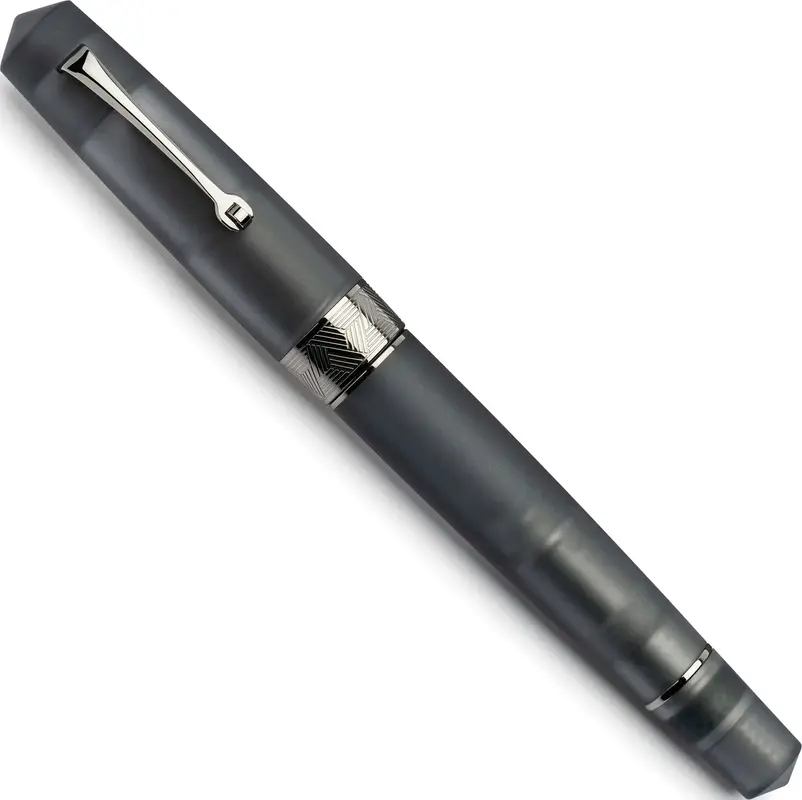 Leonardo Momento Zero Grande Pura Frosted Grey fountain pen
