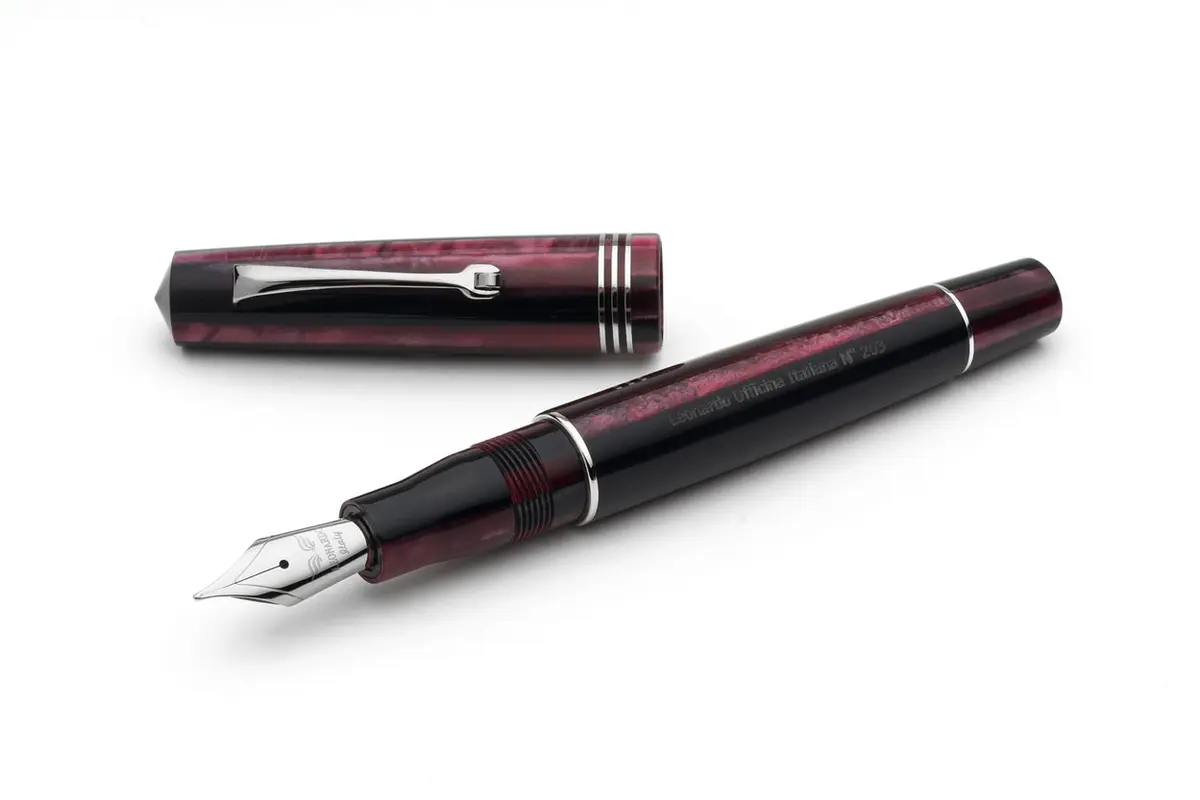 Leonardo Momento Zero Spaghetti resin Prugna CT vulpen