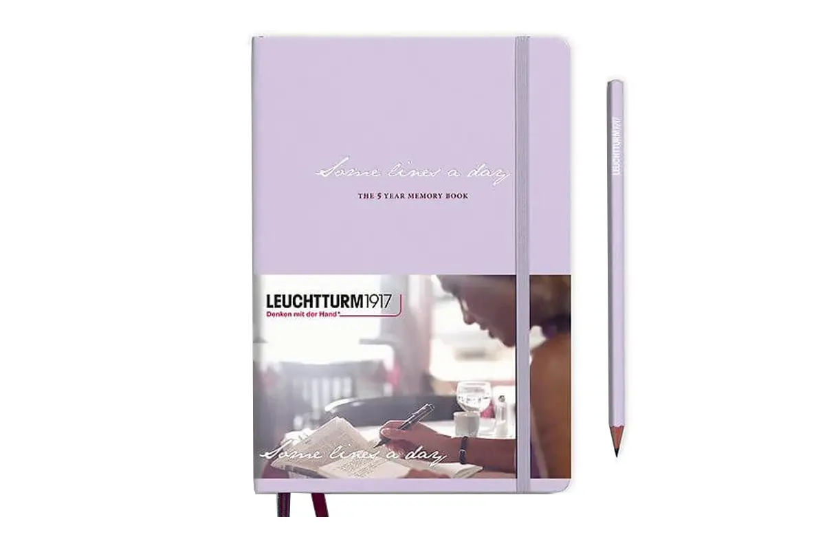 Leuchtturm1917 'The 5 year memory book' Lilac
