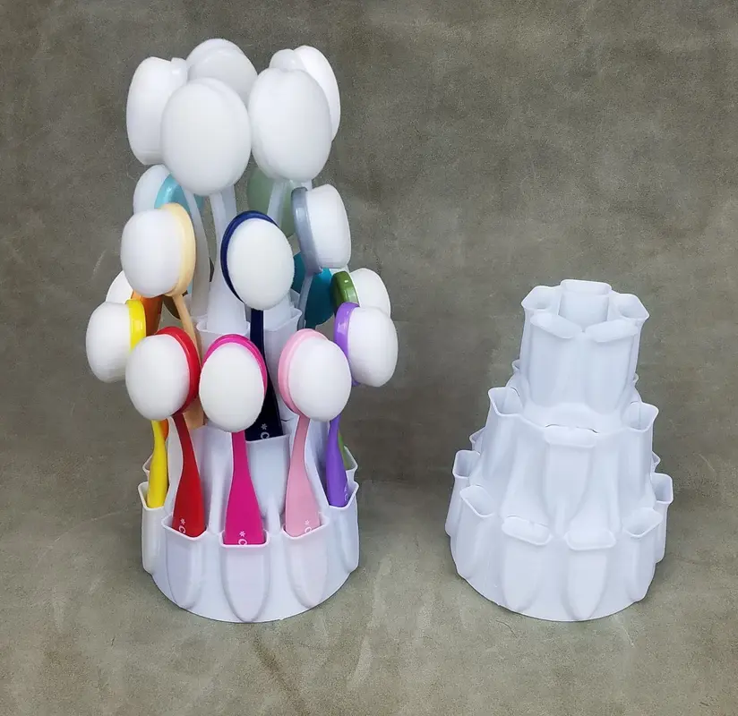 MakeItbyMarko - Layer Cake Brush Caddy White (for 20 brushes)