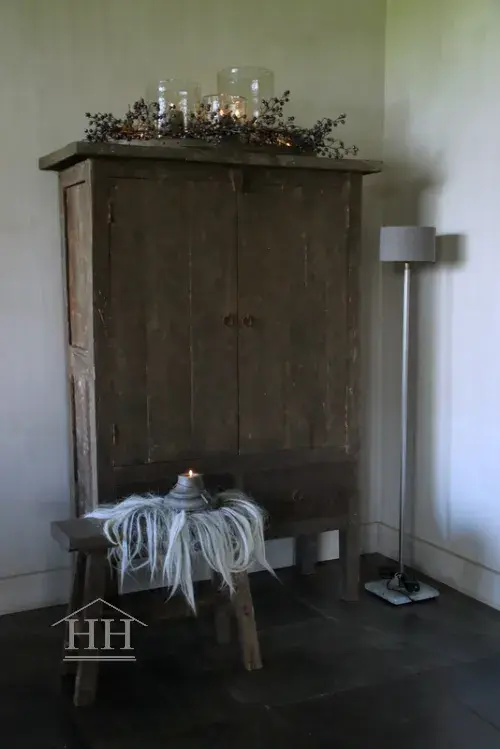 Old Farm Cabinet 160x100 op poot