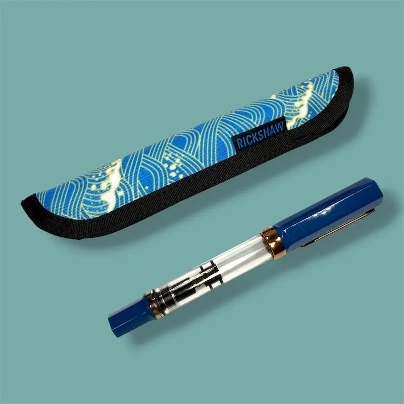 Rickshaw Solo pen sleeve Blue Waves