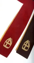 Sint Stola met borduursel rood