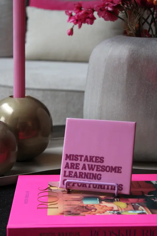TEGELTJE | MISTAKES