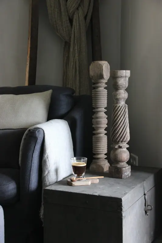 Unieke houten baluster van Aura Peeperkorn