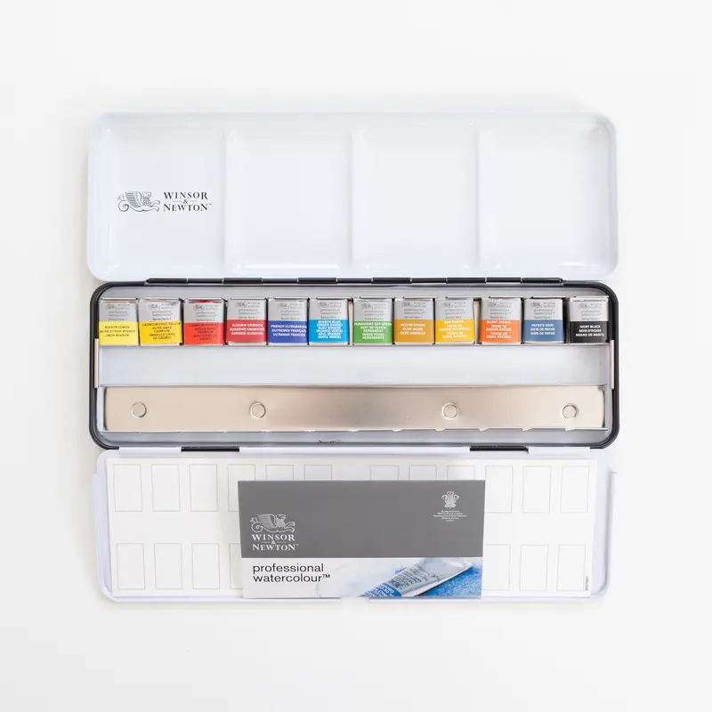 Winsor & Newton Professional Black box 12 half pans